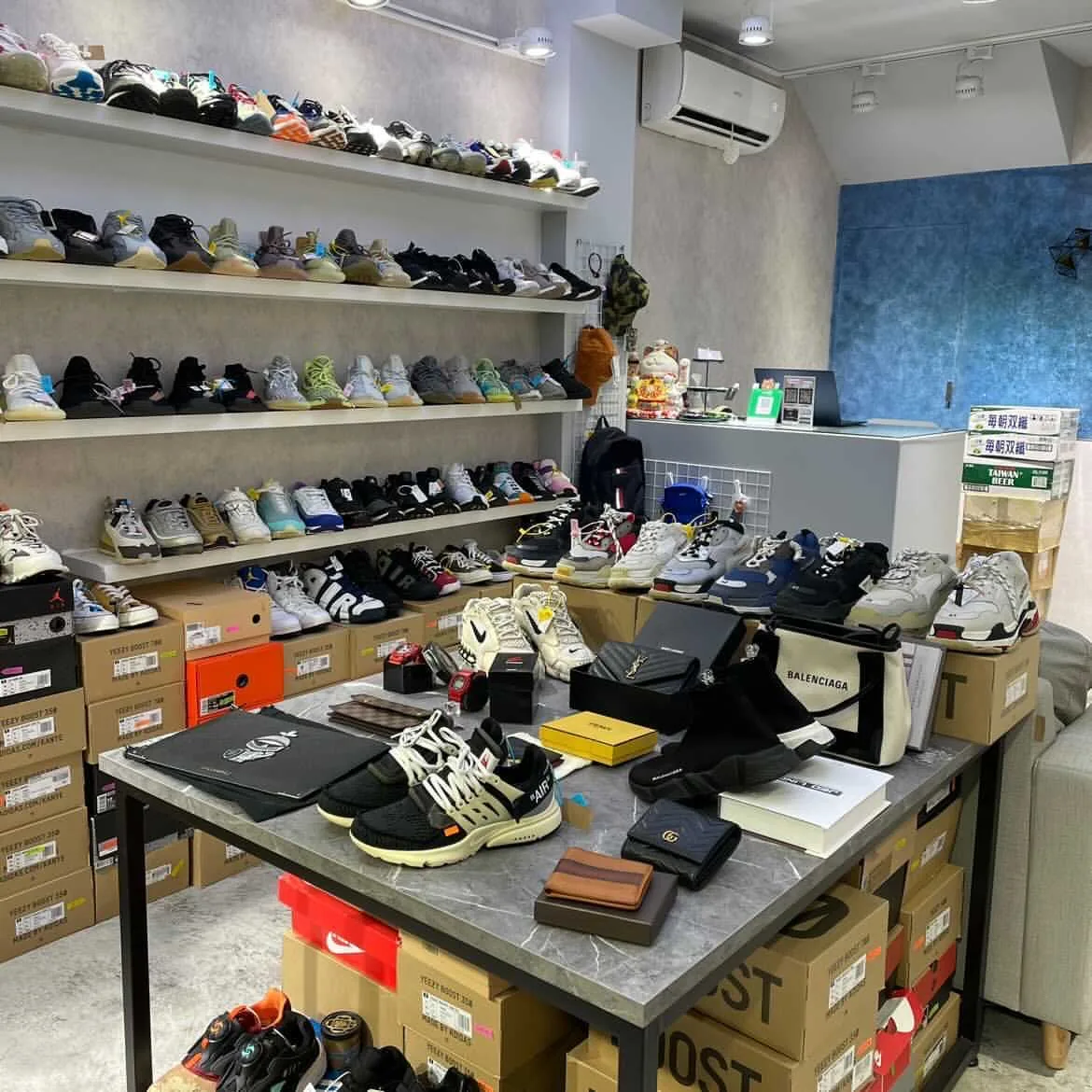 HYC SNEAKERS 2