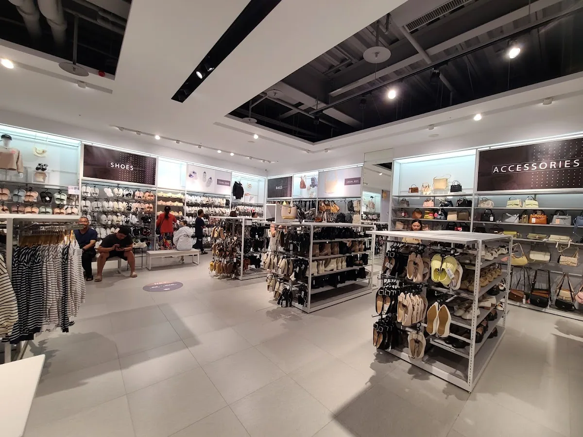 NET 台中逢甲店 5