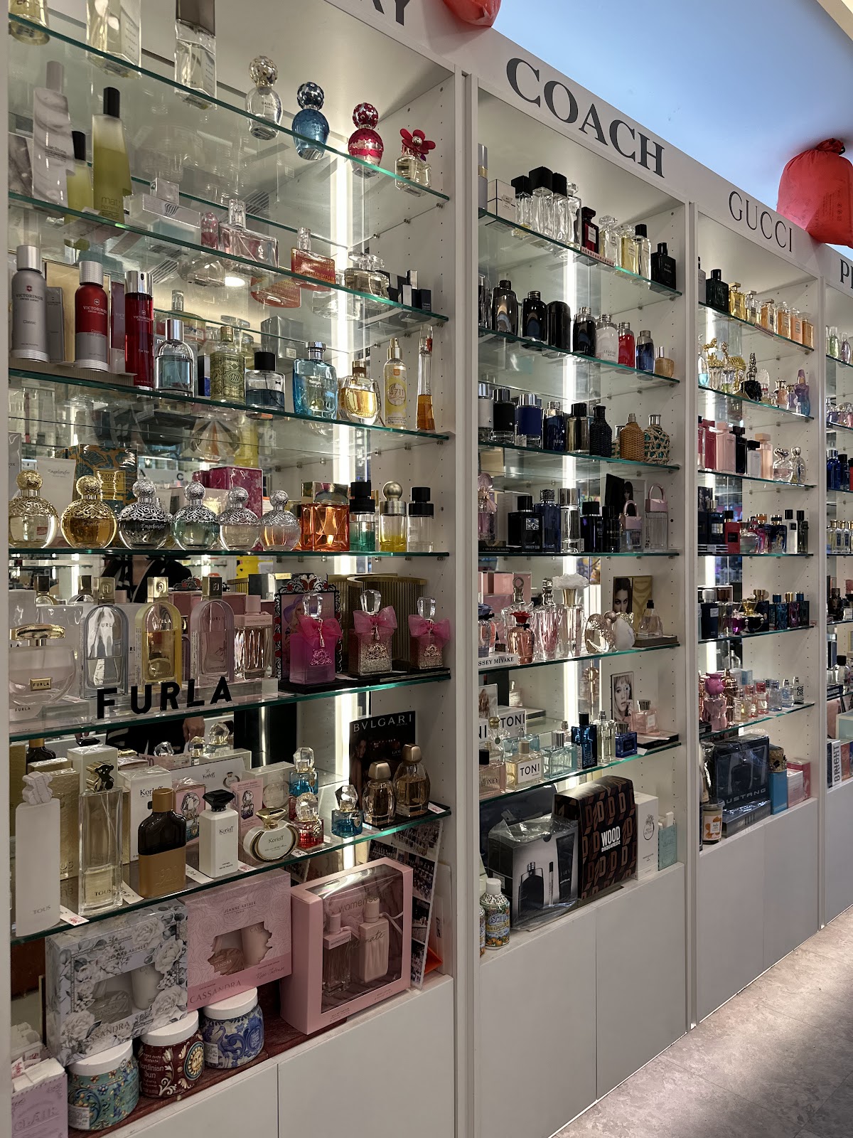 五顏六色香水化妝品 4