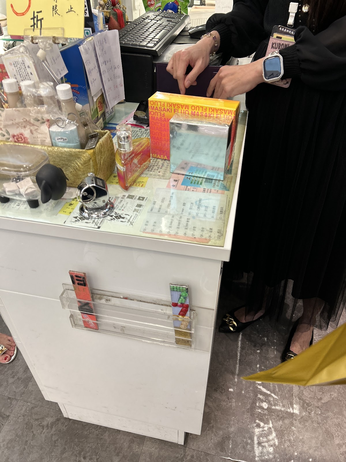 五顏六色香水化妝品 5