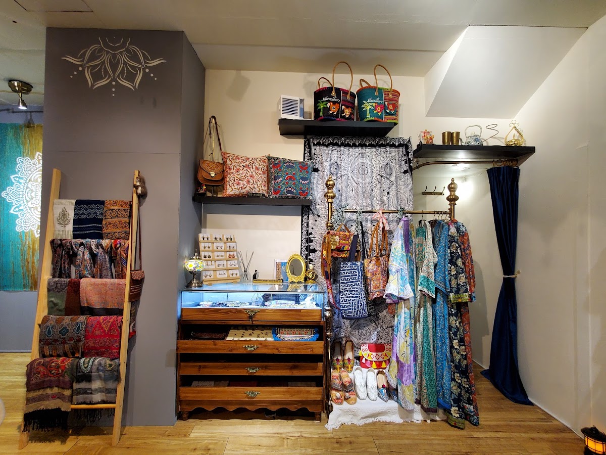 三眼民族- 異國民族服 4