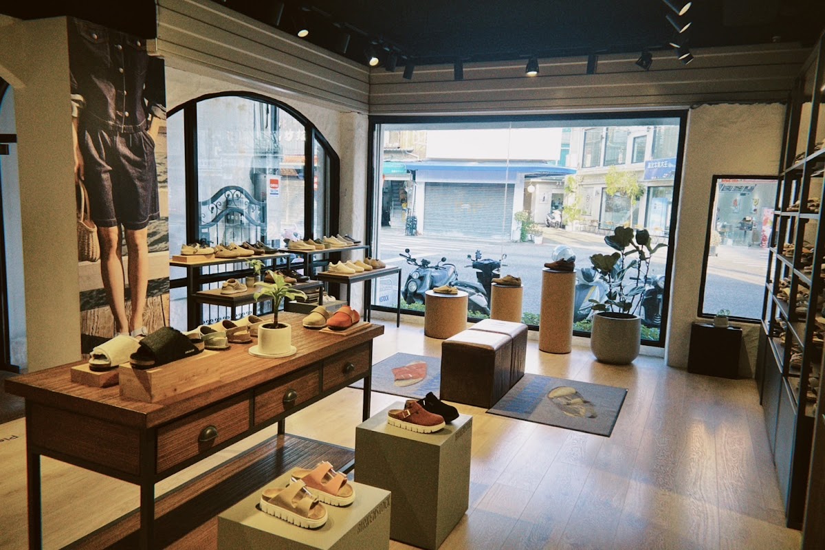 BIRKENSTOCK 勃肯 - 台中逢甲店 2
