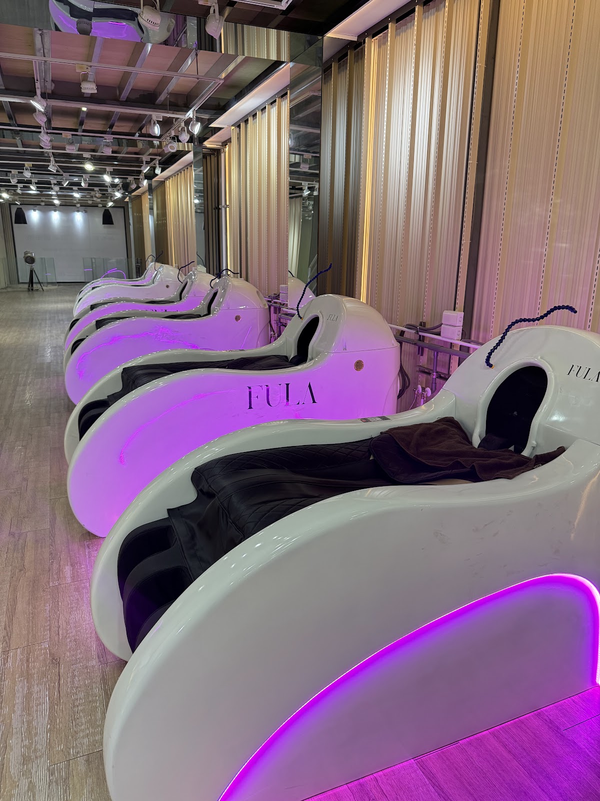 AI智能洗髮｜舒壓髮研所-台中逢甲店 1