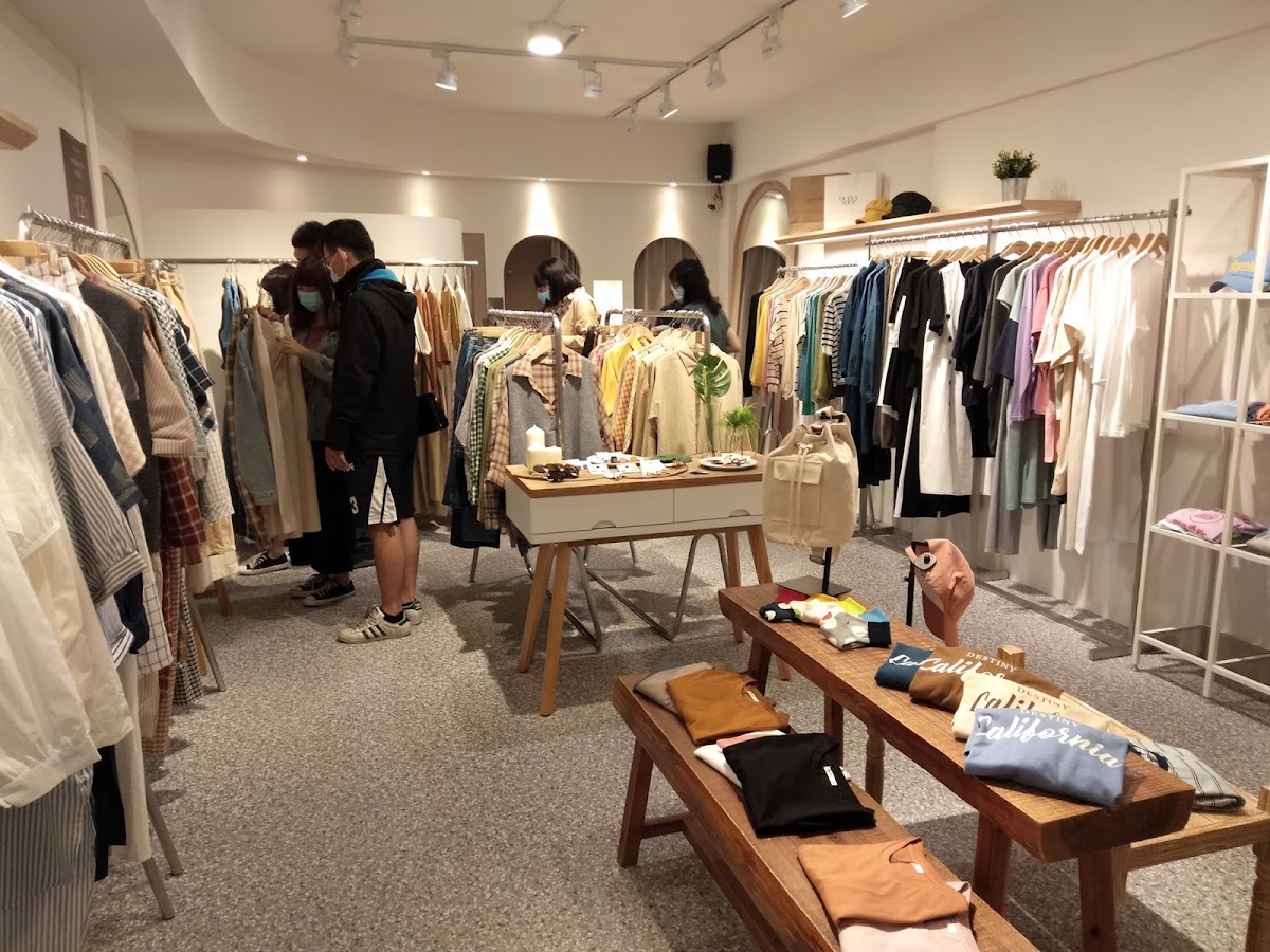 QUEEN SHOP 逢甲門市 3