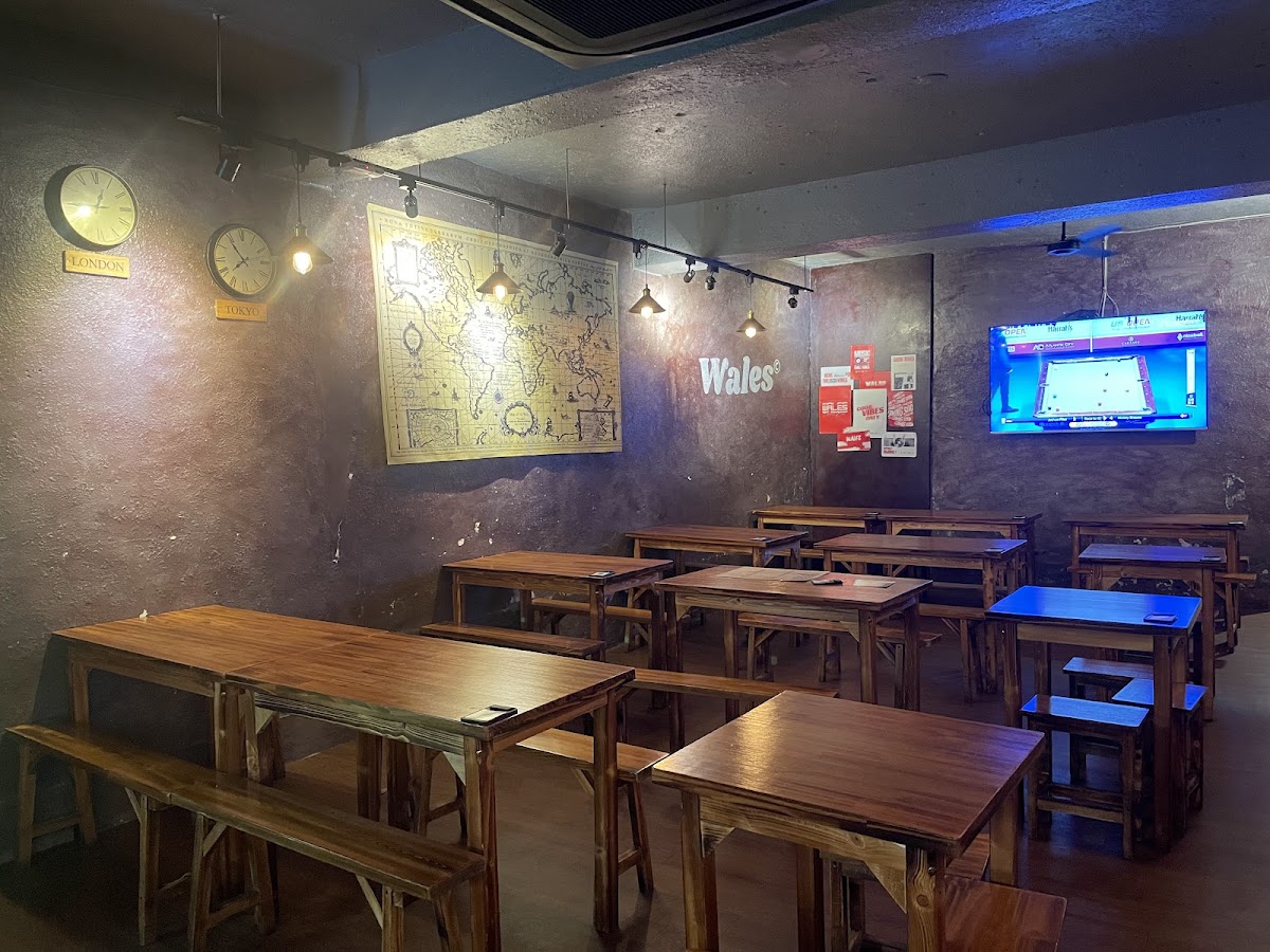 Wales Coffee Bar ｜飛鏢餐酒館｜寵物友善 ｜ 逢甲酒吧｜宵夜 4