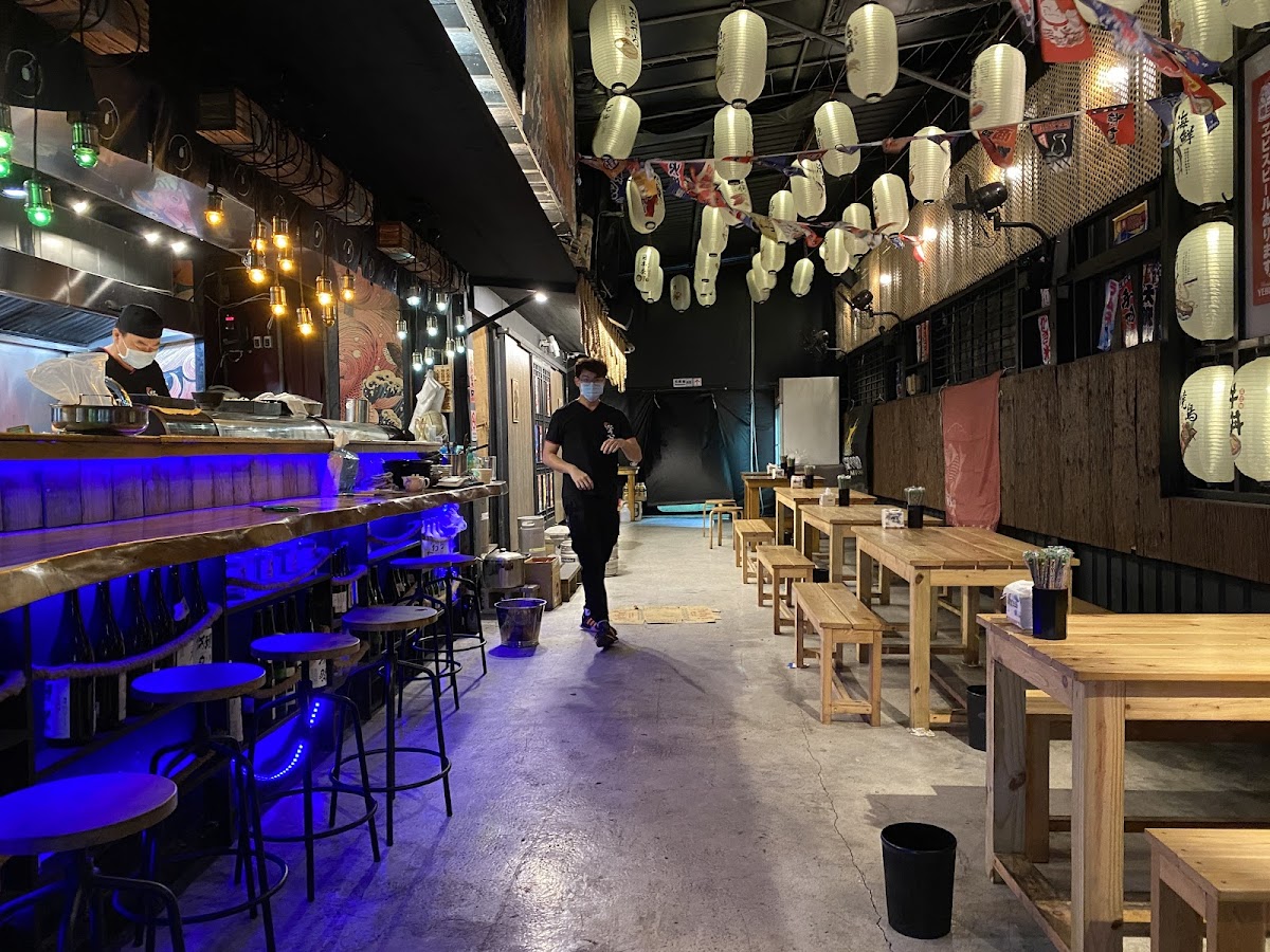 亦品居酒屋（日式包廂冷氣開放適合公司家庭聚會） 1