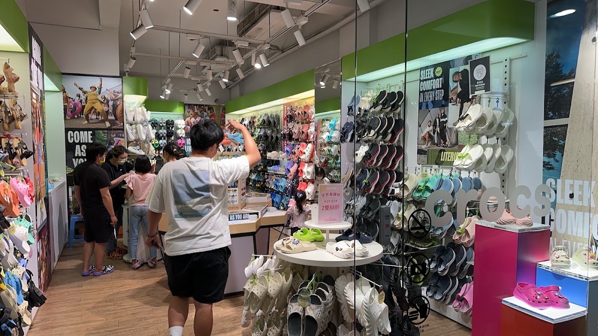 Crocs 逢甲店 2